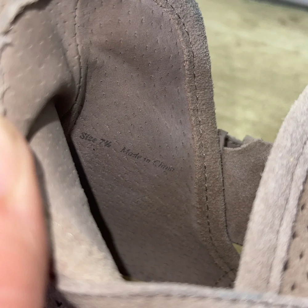 Dolce Vita Simon Perforated Suede Taupe Ankle Boots Womens Size 7 1/2